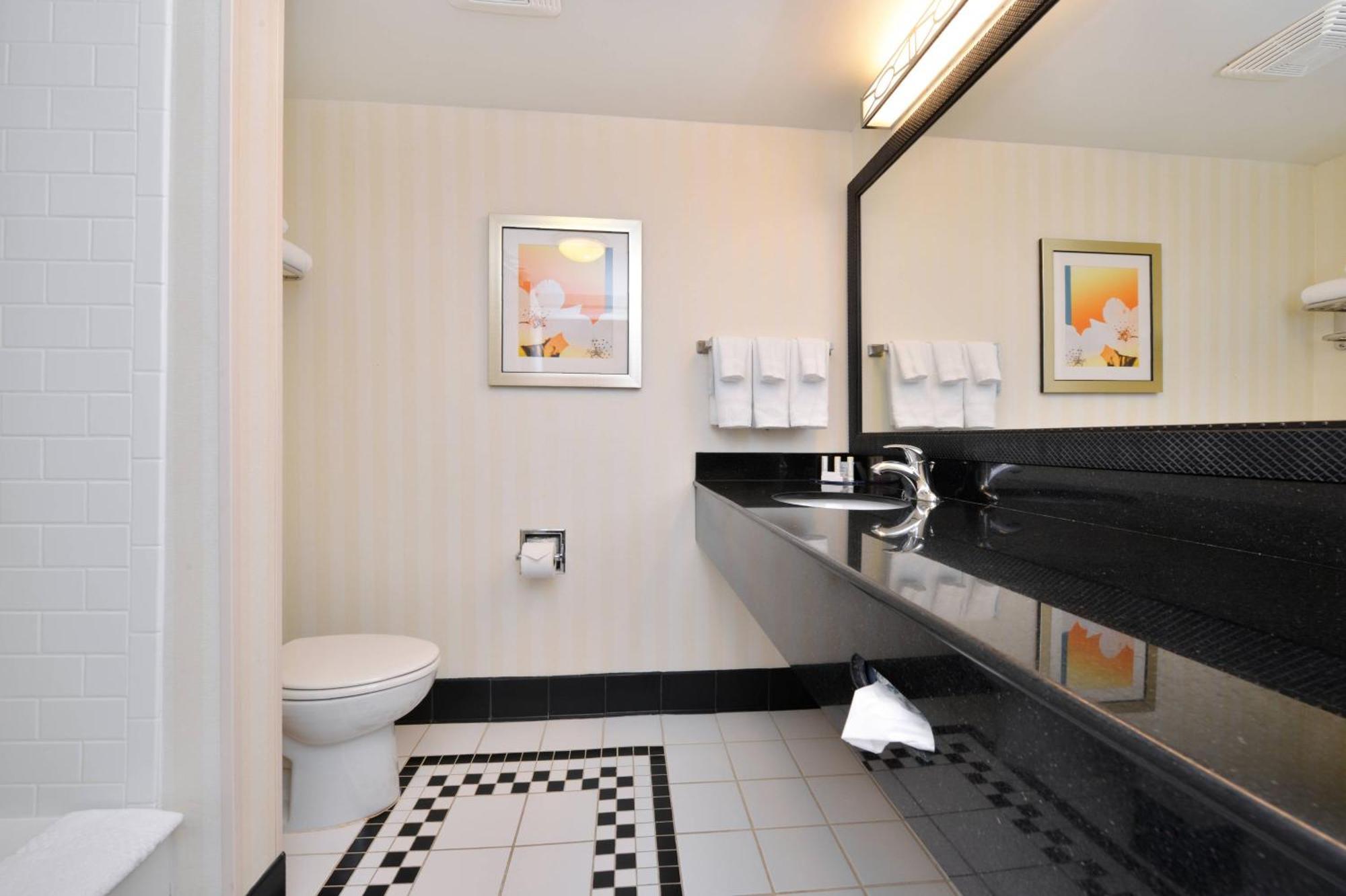Fairfield Inn And Suites By Marriott Ашбъро Екстериор снимка